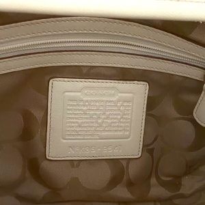 Shoulder bag  is good condition